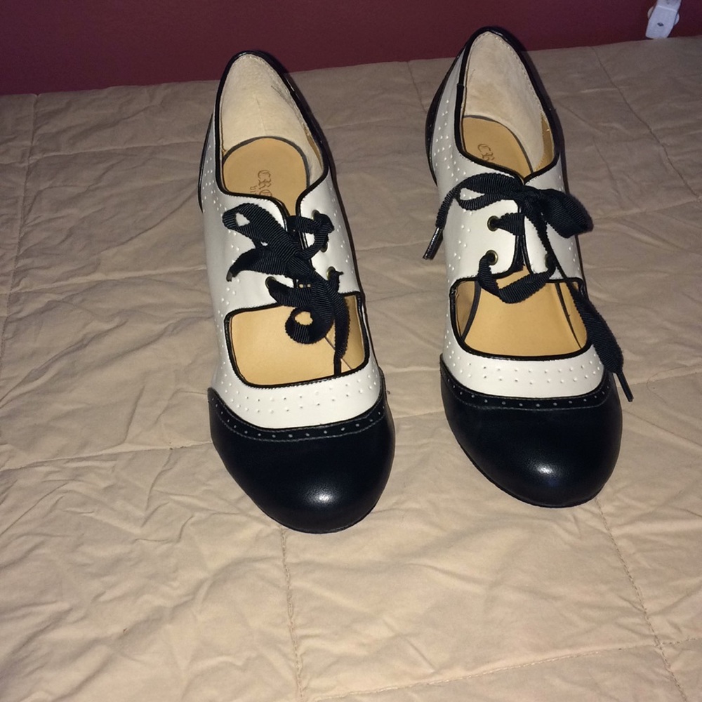 Never worn, super cute!!